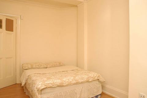 4 bedroom flat to rent - Manor House, Marylebone, London, NW1