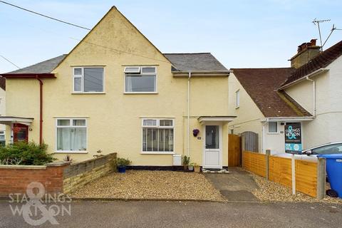 2 bedroom semi-detached house for sale, Wembley Avenue, Beccles