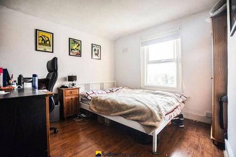 3 bedroom flat to rent - Friern Road, East Dulwich, London, SE22