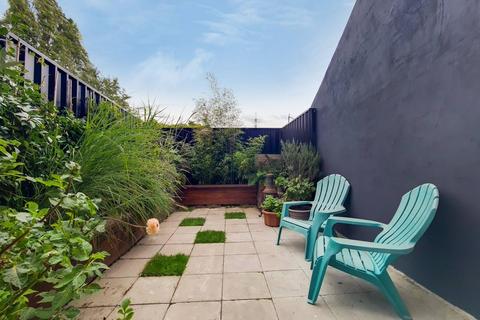 74 Leigh Road, London, E6 2AS