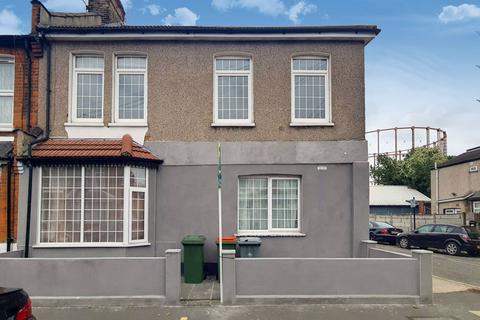 74 Leigh Road, London, E6 2AS