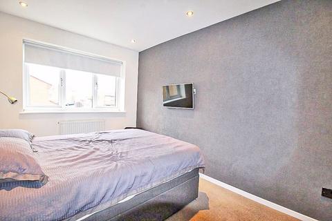 32 Club Row, Dudley, DY3 2BP