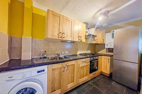 2 bedroom flat to rent, 214 Burrage Road, Plumstead, London SE18