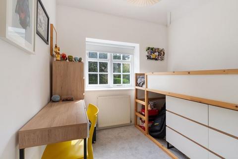 22 Brookland Hill, London, NW11 6DX