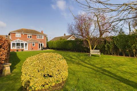 4 bedroom detached house for sale, Park View, Main Road, South Reston