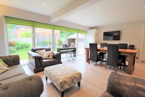 32 Poplar Drive, Hutton, Brentwood, CM13 1YU