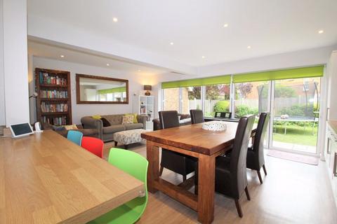 32 Poplar Drive, Hutton, Brentwood, CM13 1YU