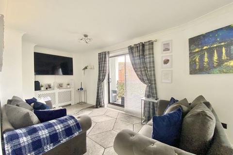 3 bedroom apartment for sale - North Harbour Street, Ayr