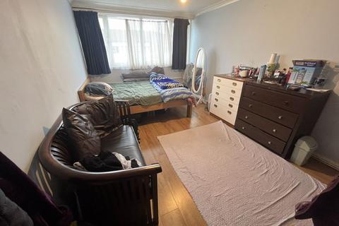 2 bedroom flat for sale, Lady Margaret Road, Southall