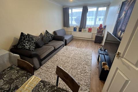 2 bedroom flat for sale, Lady Margaret Road, Southall