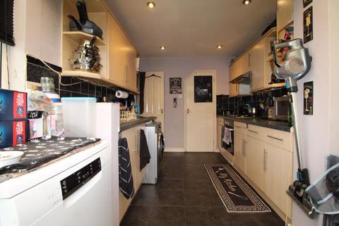 21 Eastfield Close, Luton, LU2 8DY