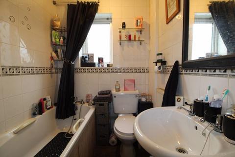 21 Eastfield Close, Luton, LU2 8DY