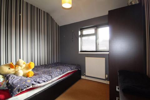 21 Eastfield Close, Luton, LU2 8DY