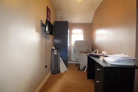 21 Eastfield Close, Luton, LU2 8DY