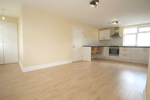 1 bedroom flat for sale - Oldfield Circus, Northolt, Middlesex