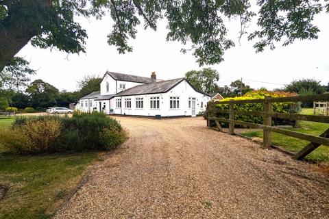 2 bedroom semi-detached bungalow for sale, Cherry Tree Lane, Hemel Hempstead