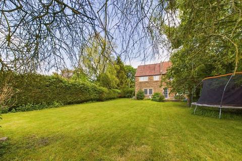 8 Bridge Road, South Petherton, TA13 5JD