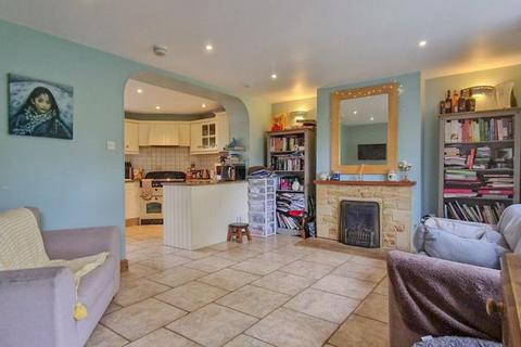 8 Bridge Road, South Petherton, TA13 5JD