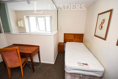 Studio to rent, Carholme Road, Lincoln