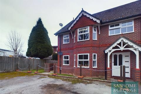 2 bedroom apartment for sale - Jibbs Meadow, Bramley, Tadley, Hampshire, RG26