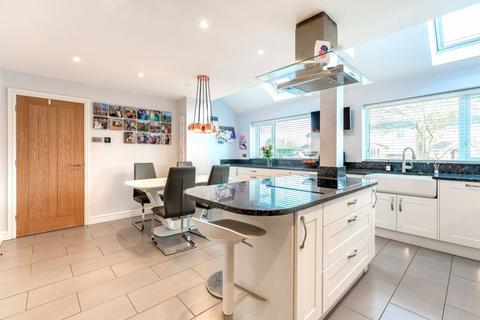 4 bedroom detached house for sale, Hyde Grove, Banbury OX15