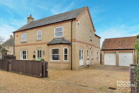 4 bedroom detached house for sale, The Retreat, Sawtry, PE28