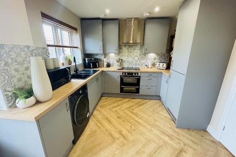 13 Clos Castell, Llangynidr, Crickhowell, NP8 1NZ