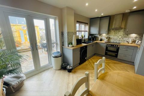 13 Clos Castell, Llangynidr, Crickhowell, NP8 1NZ