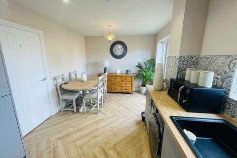 13 Clos Castell, Llangynidr, Crickhowell, NP8 1NZ