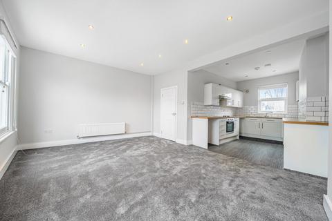 3 bedroom apartment for sale - Courthill Road, London