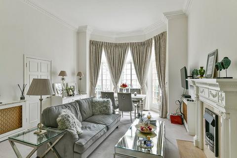 2 bedroom flat for sale, Egerton Gardens, London