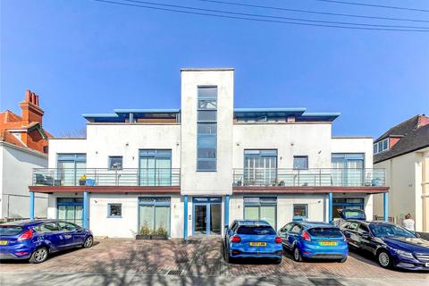 Stourcliffe Avenue, Bournemouth, BH6