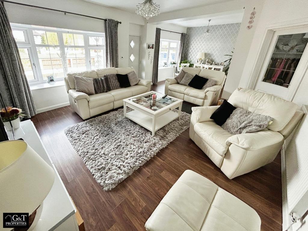 Open Plan Living/Dining Room