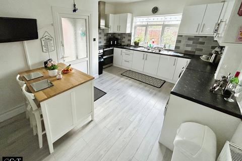 11 Baskerville Road, Kidderminster, DY10 2YF