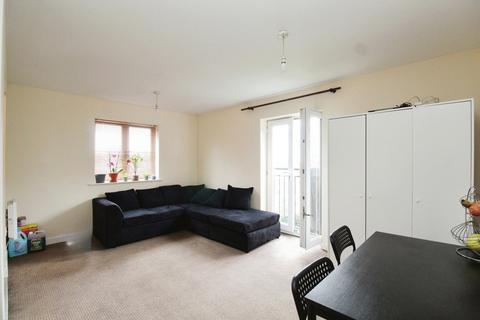 2 bedroom flat for sale - Glandford Way, CHADWELL HEATH, RM6