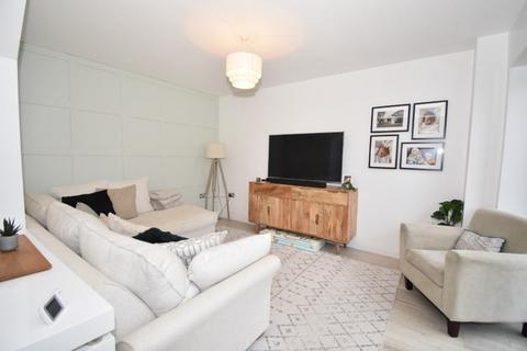 59 Blakeslee Drive, Exeter, EX2 7FN