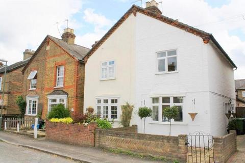 2 bedroom semi-detached house to rent, Bremer Road, Staines-upon-Thames, TW18