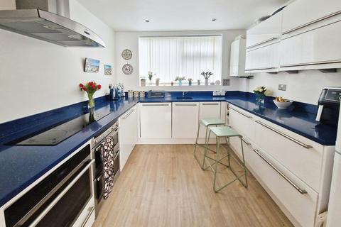 3 bedroom apartment for sale, 23 West Cliff Road, WEST CLIFF, BH4