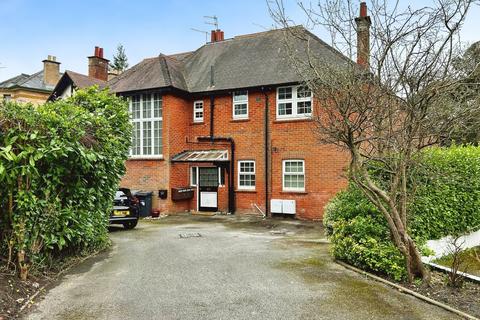 Flat 3, 5 Denewood Road, Westbourne, Bournemouth, BH4 8EB