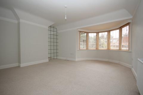 Flat 3, 5 Denewood Road, Westbourne, Bournemouth, BH4 8EB
