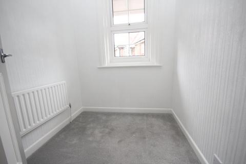 Flat 3, 5 Denewood Road, Westbourne, Bournemouth, BH4 8EB