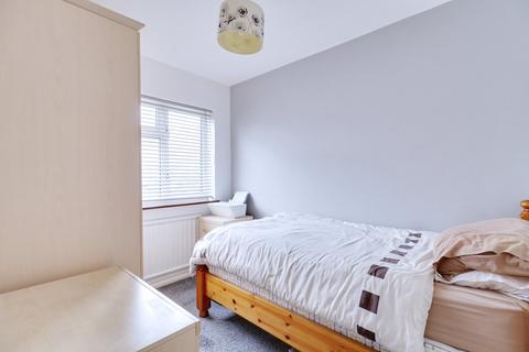 2 Warwick Road, Rainham, RM13 9XU