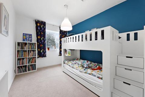 52 Silverdale, London, SE26 4SU