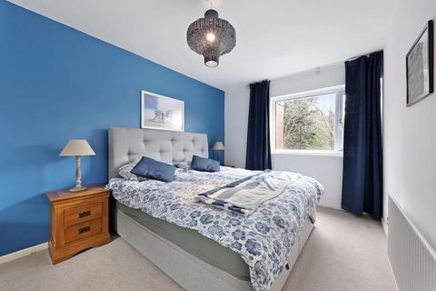 52 Silverdale, London, SE26 4SU