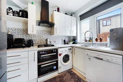 6 Halstead Road, Enfield, EN1 1QB