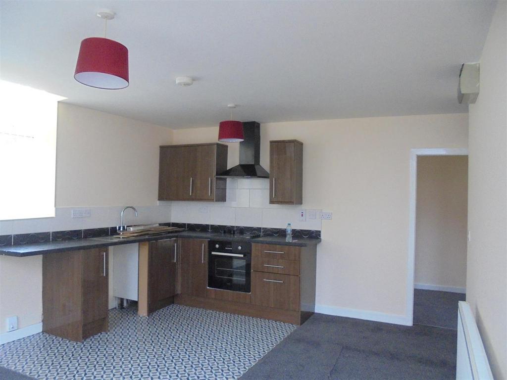 Elder Road, Bramley, Leeds 2 bed house share £650 pcm (£150 pw)