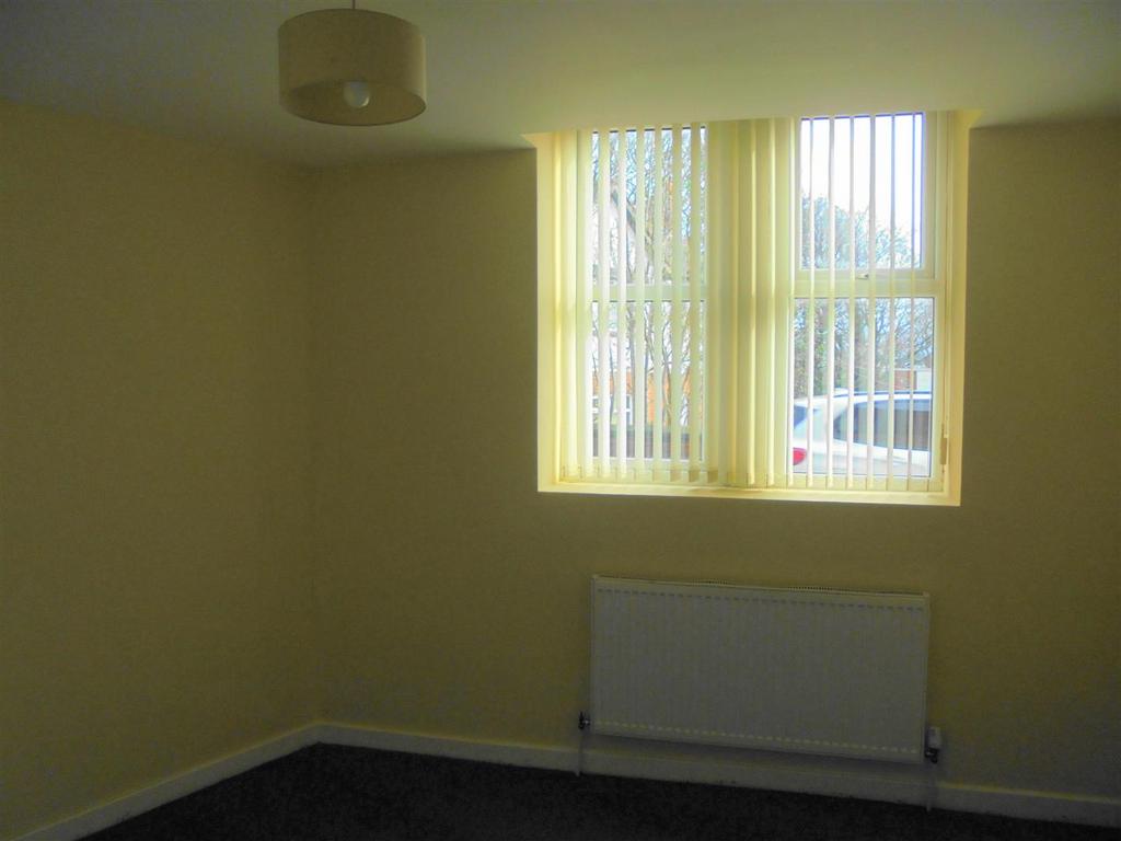 Elder Road, Bramley, Leeds 2 bed house share £650 pcm (£150 pw)