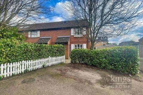 3 bedroom end of terrace house for sale, Mallards Rise, Church Langley