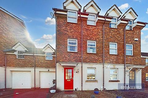 15 Avro Close, Southampton, SO15 4AE