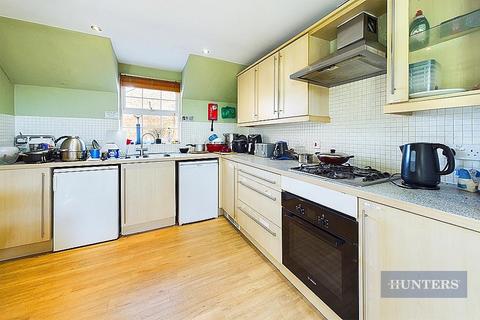 15 Avro Close, Southampton, SO15 4AE